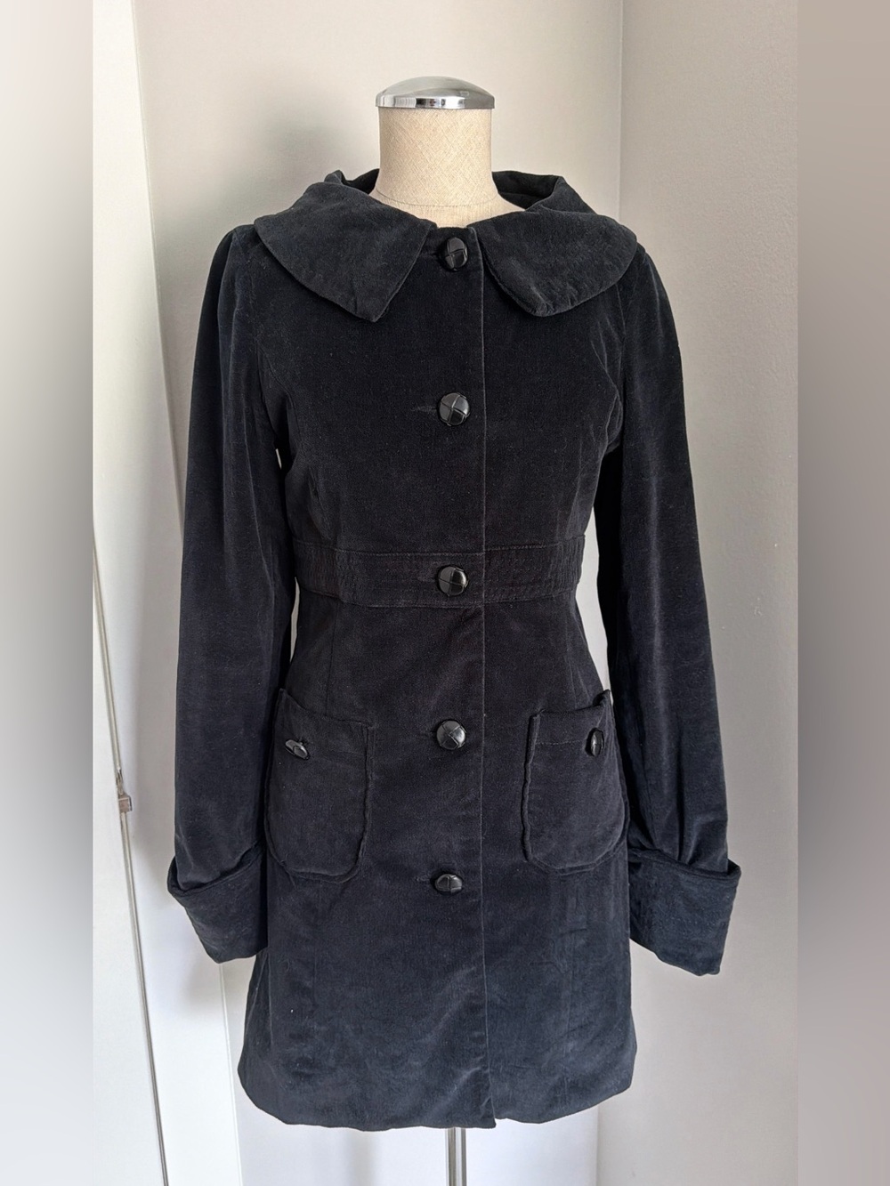 2000s Tulle Women’s Black Button Front Lined Coat Long Sleeve Mid-Length Size S